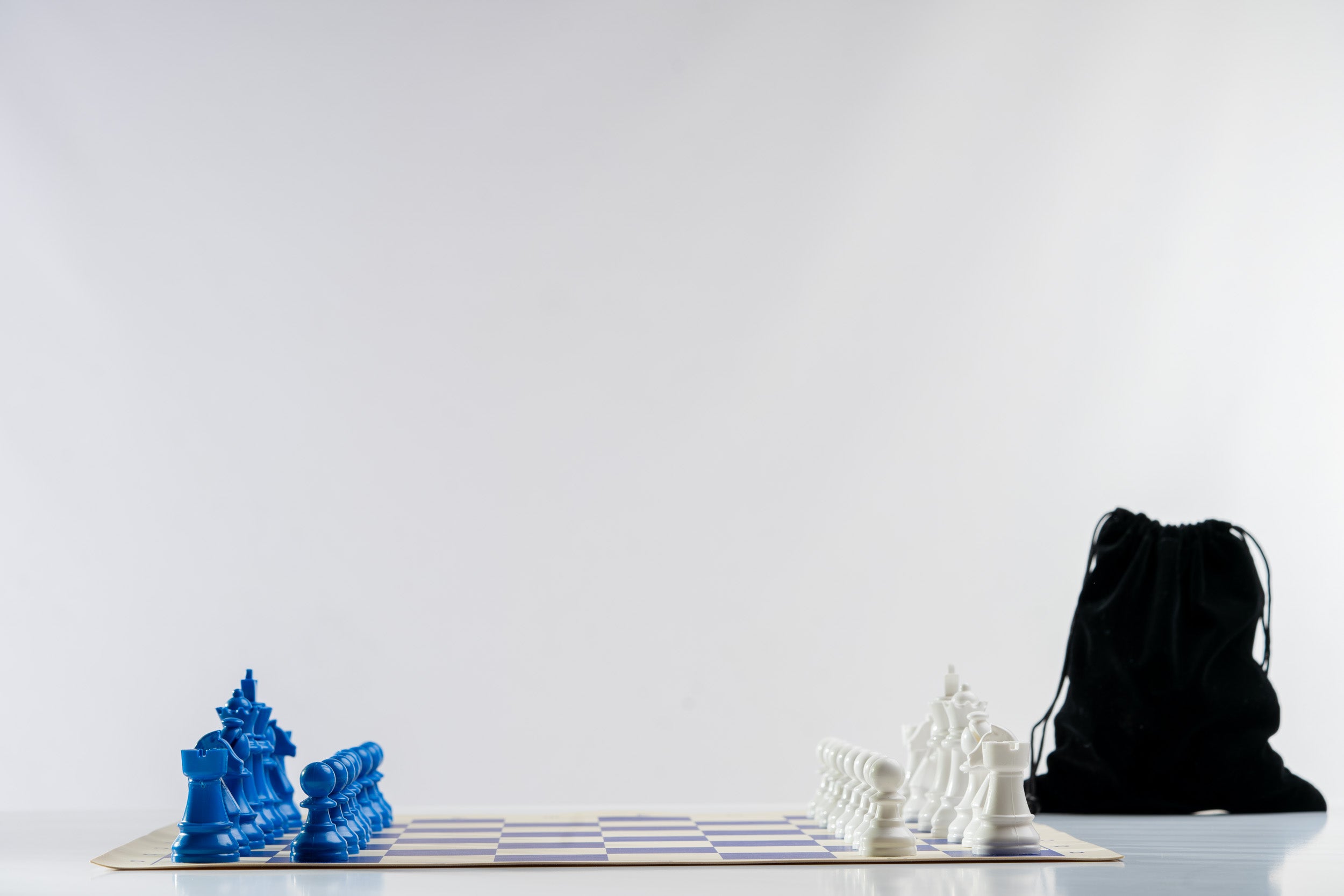 Staunton 6 chess pieces, plastic (king 95 mm) – blue - Staunton 6 chess pieces, plastic (king 95 mm) – blue