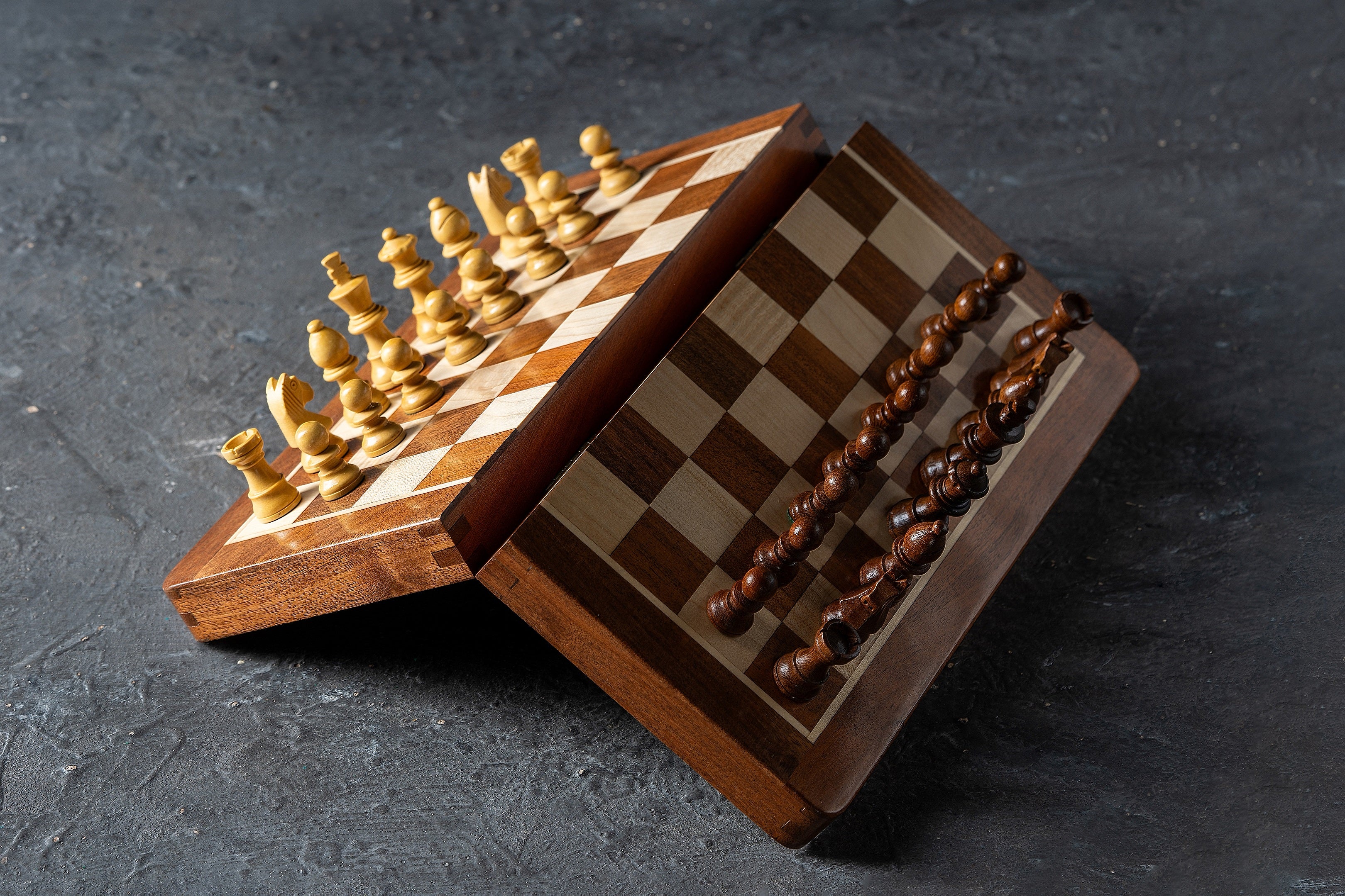 Wooden Magnetic Chess set with 30 cm inlaid chessboard - Wooden Magnetic Chess set with 30 cm inlaid chessboard