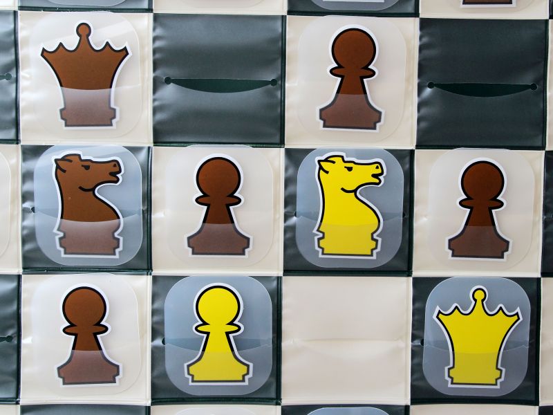 Slotted Roll-up Demonstration Chess Set 36" (91 cm) - board + pieces + bag - Slotted Roll-up Demonstration Chess Set 36" (91 cm) - board + pieces + bag