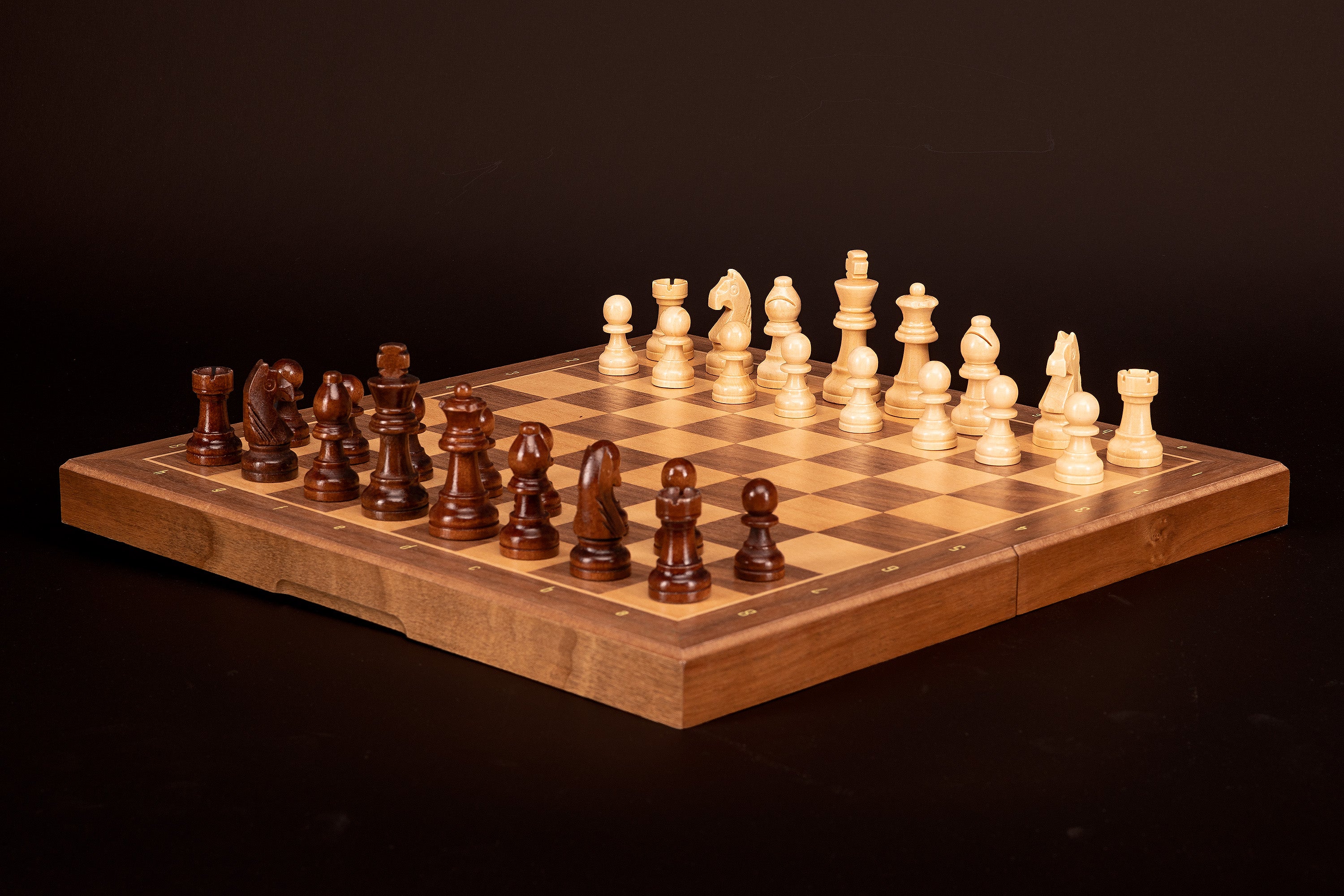 Ajedrez magnético en madera de nogal (33 x 33 cm) - Ajedrez magnético en madera de nogal (33 x 33 cm)