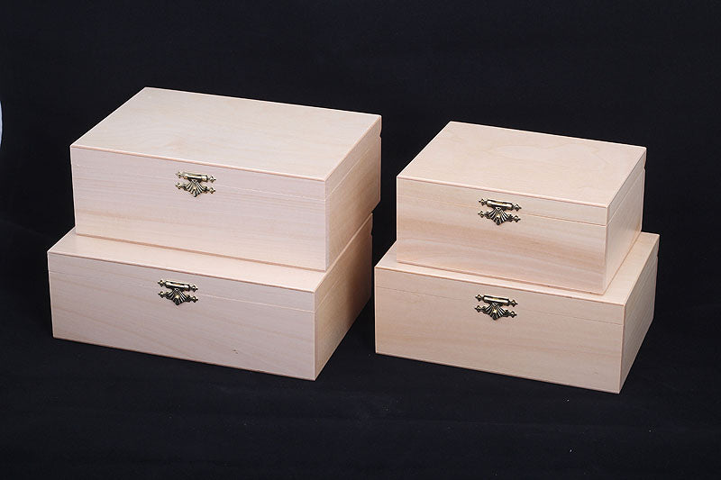 WOODEN CASE FOR No. 5 CHESS PIECES - 97e1ec4dbe0bf286f1921aeaba303e33