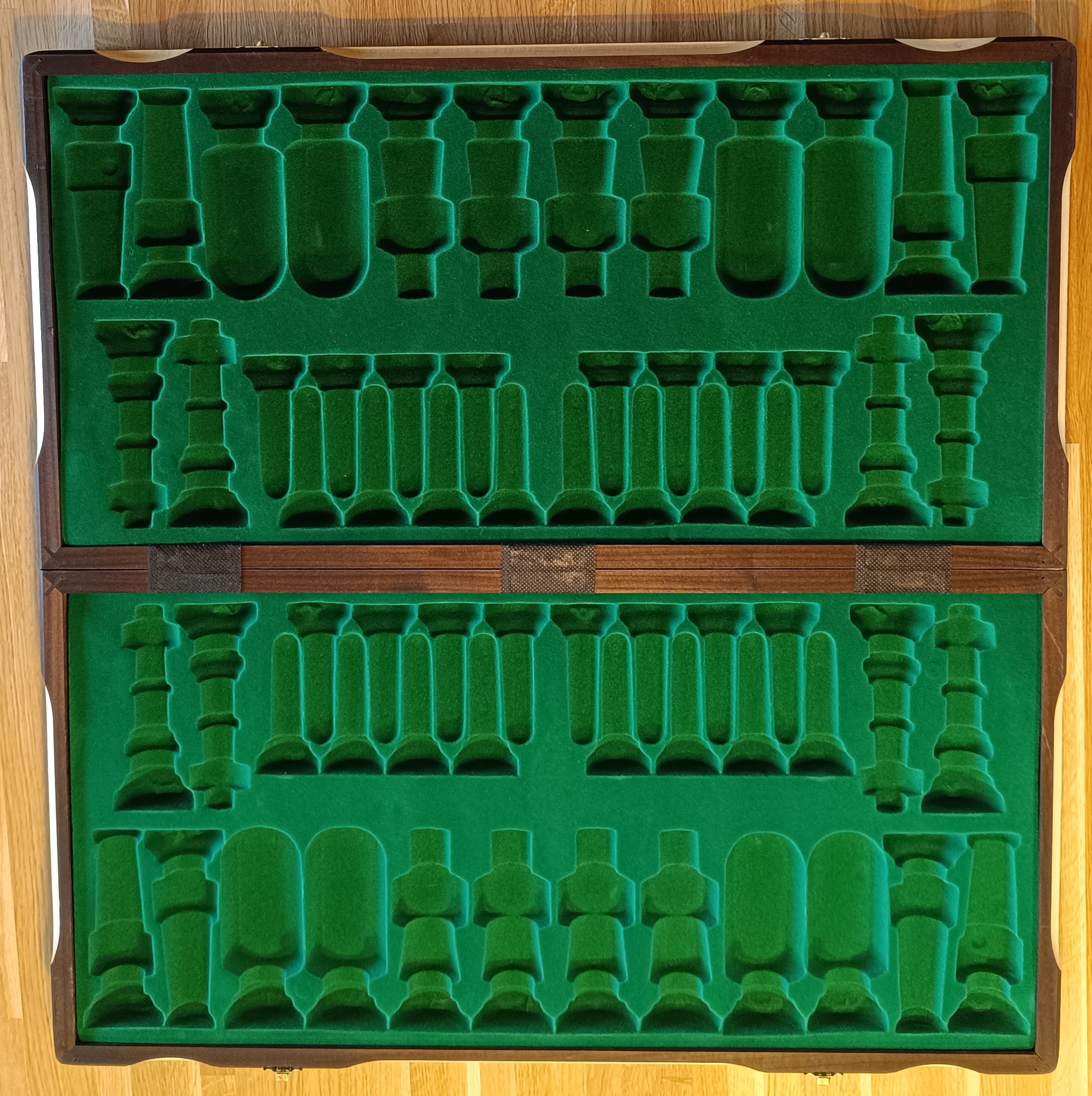 CAJA GRANDE/TABLA DE AJEDREZ ROYAL LUX (65 x 65 cm), casillas de 72 mm - CAJA GRANDE/TABLA DE AJEDREZ ROYAL LUX (65 x 65 cm), casillas de 72 mm