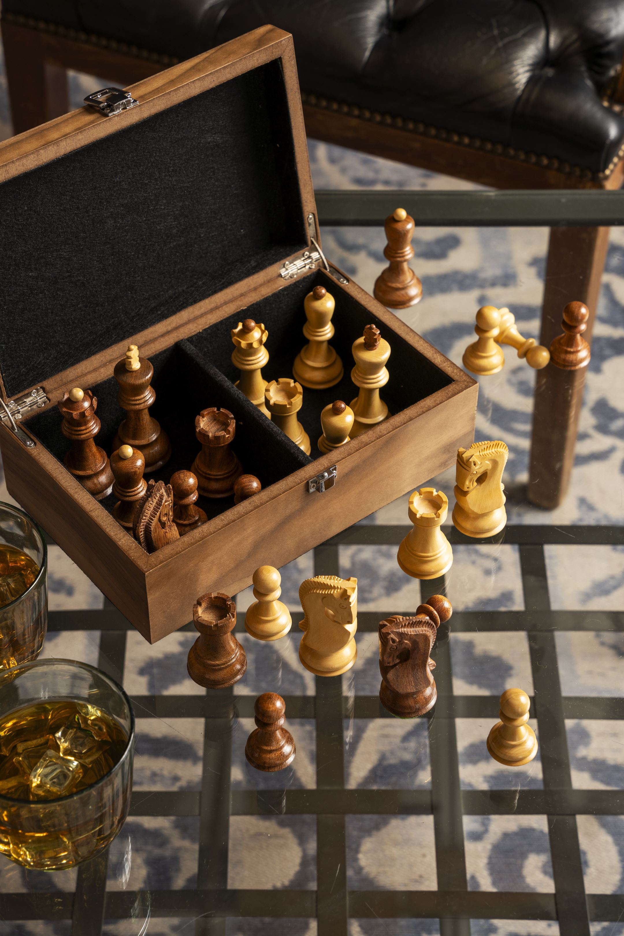 Zagreb Acacia/Boxwood chess pieces 3,5'' - Zagreb Acacia/Boxwood chess pieces 3,5''