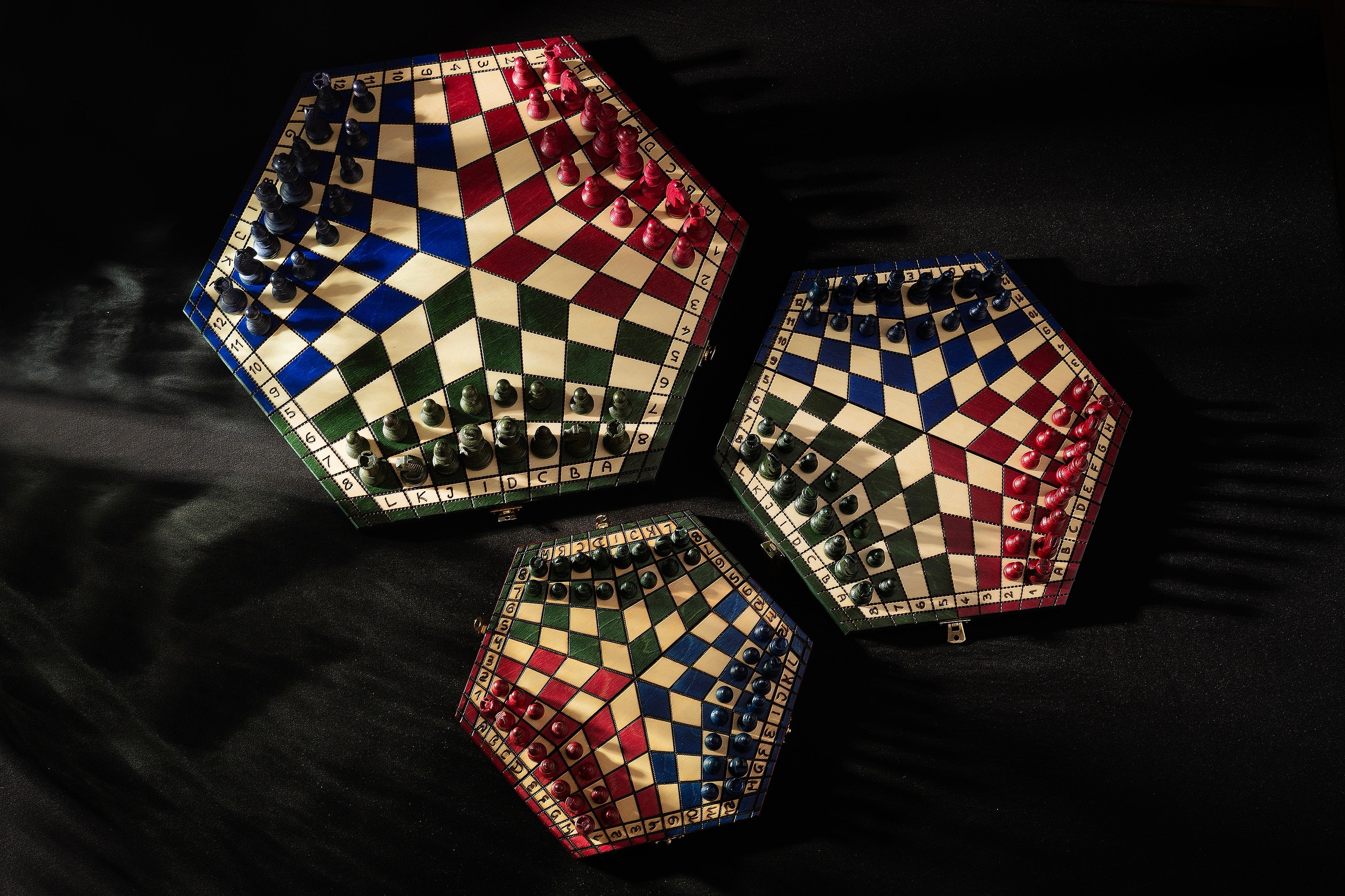 FOR THREE PLAYERS – LARGE TRICOLOUR - FOR THREE PLAYERS – LARGE TRICOLOUR
