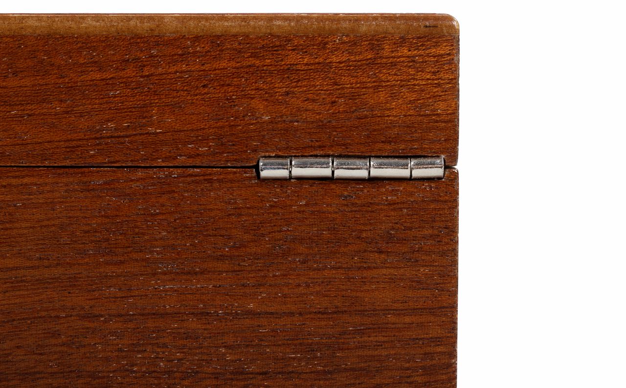 High Quality Chess Box - Sapele wood Veneer (24x15x8,5cm) - High Quality Chess Box - Sapele wood Veneer (24x15x8,5cm)