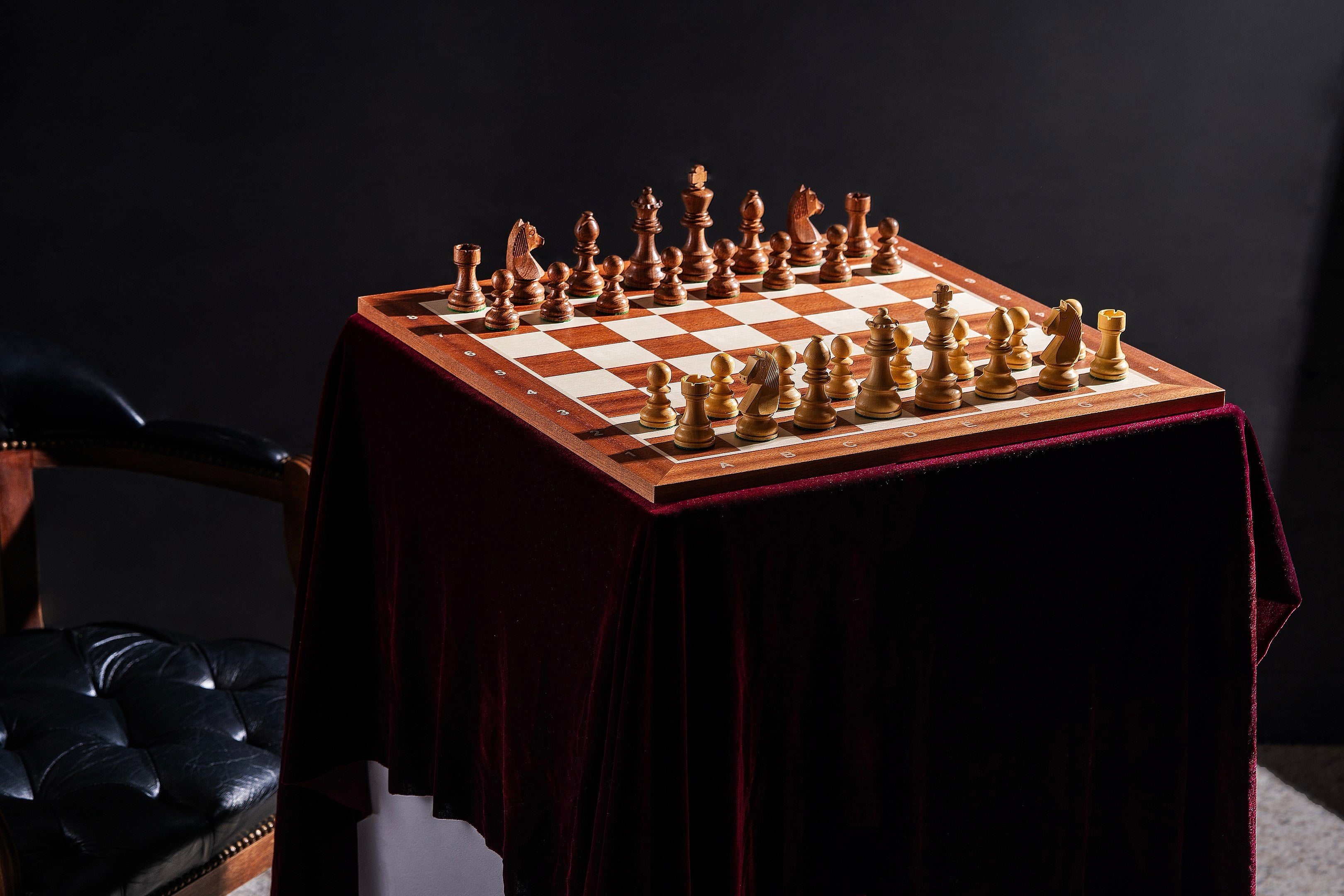 Tournament chess set No. 5 - 50mm board + German Knight 3.5" pieces - bd14618c211881f61de3e835a23a379c