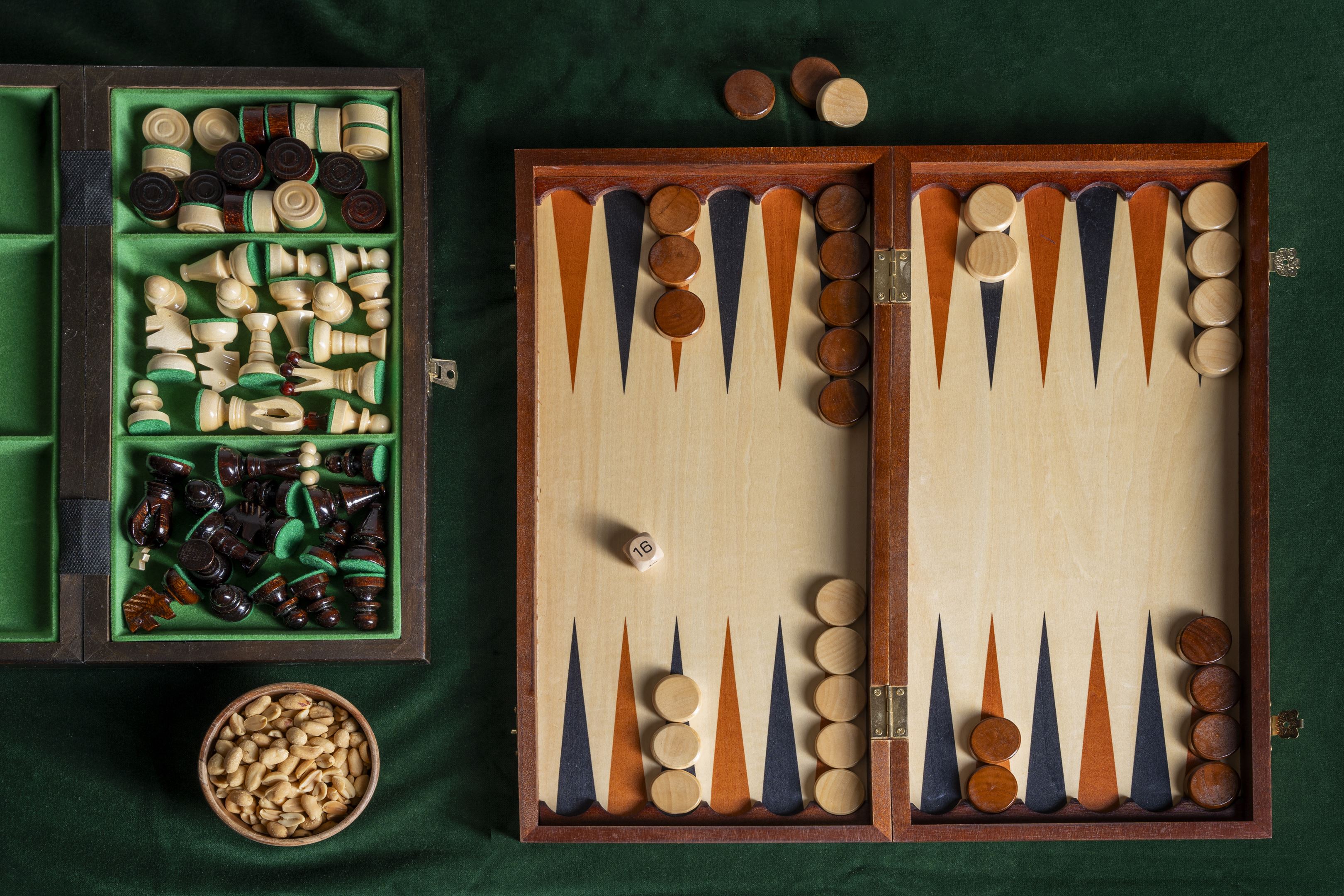 BACKGAMMON LARGE - NEW - BACKGAMMON LARGE - NEW