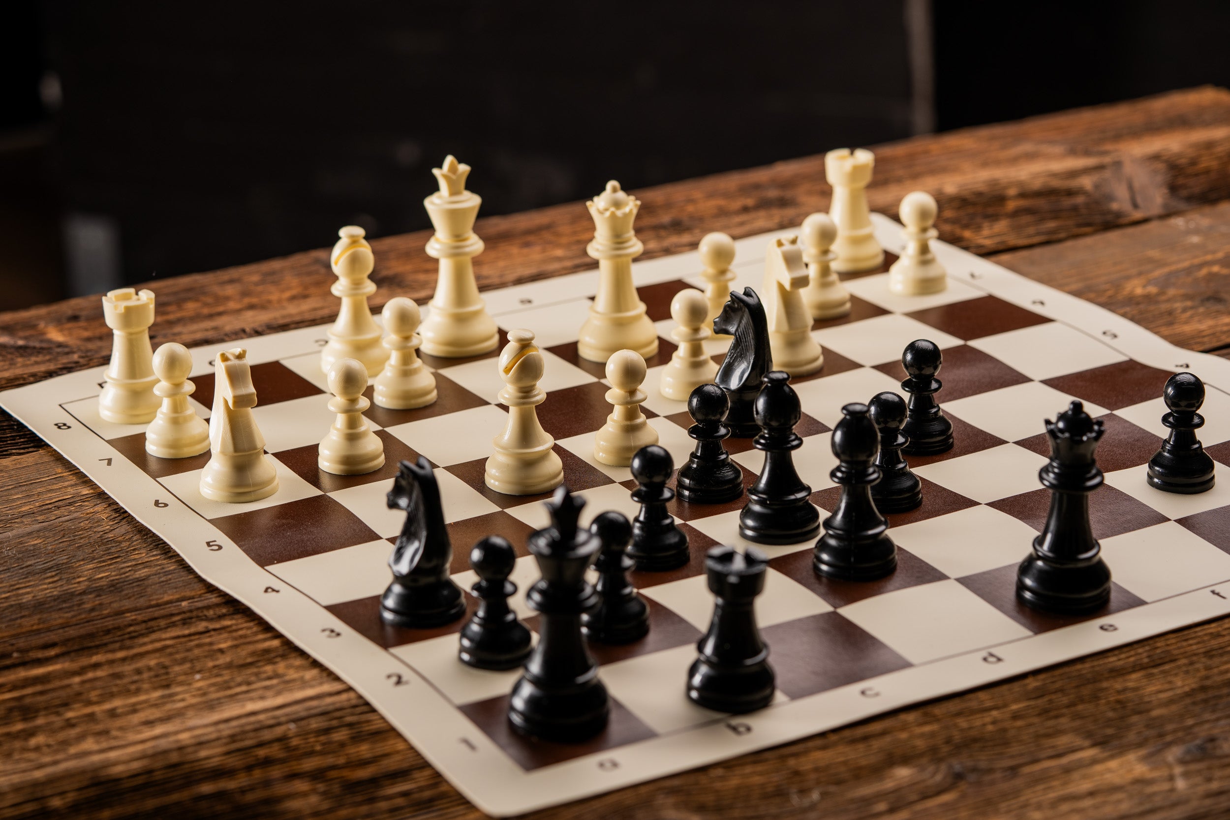 Staunton plastic chess pieces no 6 (king height: 95mm) - Staunton plastic chess pieces no 6 (king height: 95mm)