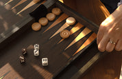 Backgammon in a wooden case (52 x 43.5 cm)