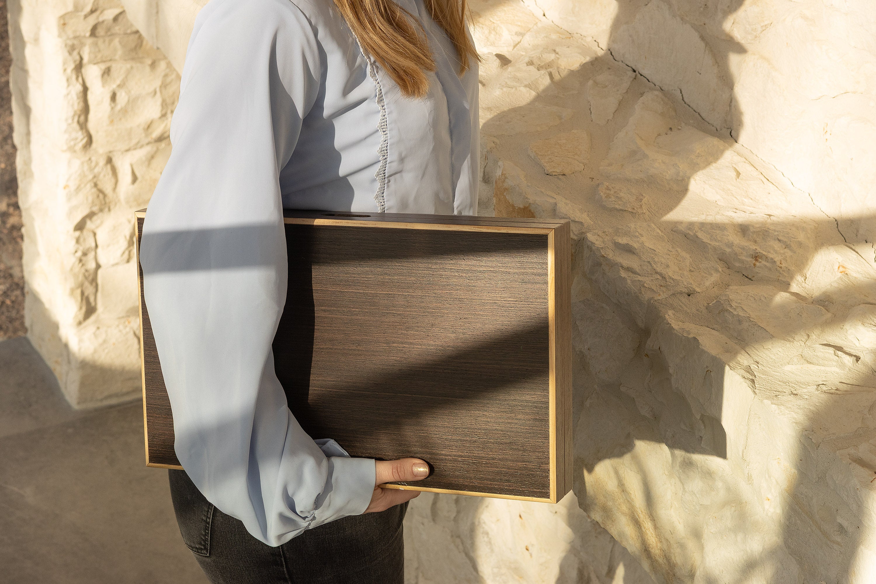 Backgammon in a wooden case (52 x 43.5 cm) - Backgammon in a wooden case (52 x 43.5 cm)