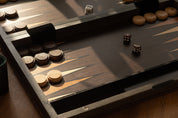 Backgammon in a wooden case (52 x 43.5 cm)