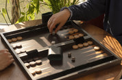 Backgammon in a wooden case (52 x 43.5 cm)