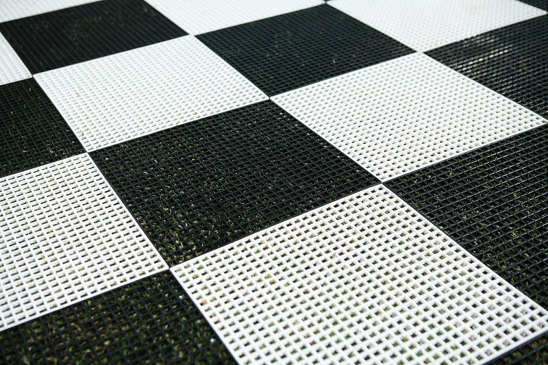 giant-chessboard_63447681-63dd-4361-b6b1-95a42b6dcba0.jpg